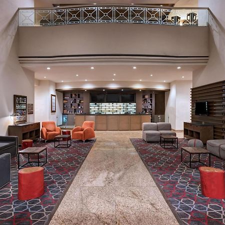 Four Points By Sheraton Galerias Μοντερέι Εξωτερικό φωτογραφία The lobby of the hotel