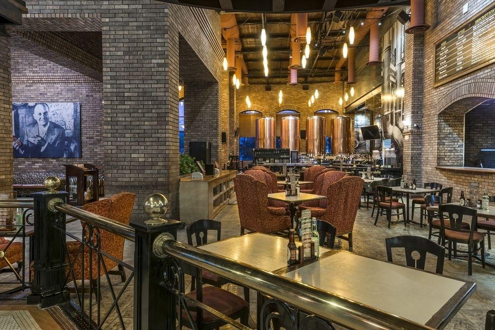 Four Points By Sheraton Galerias Μοντερέι Εξωτερικό φωτογραφία The interior of the brewery