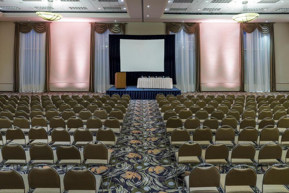 Four Points By Sheraton Galerias Μοντερέι Εξωτερικό φωτογραφία The ballroom at the Hilton San Francisco