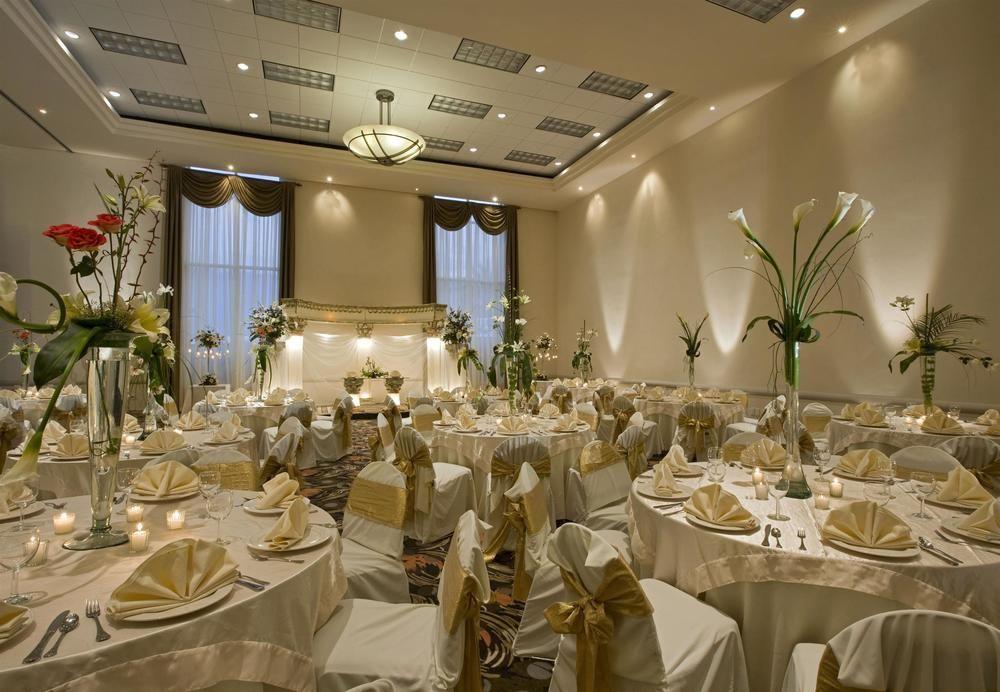 Four Points By Sheraton Galerias Μοντερέι Εξωτερικό φωτογραφία A wedding reception