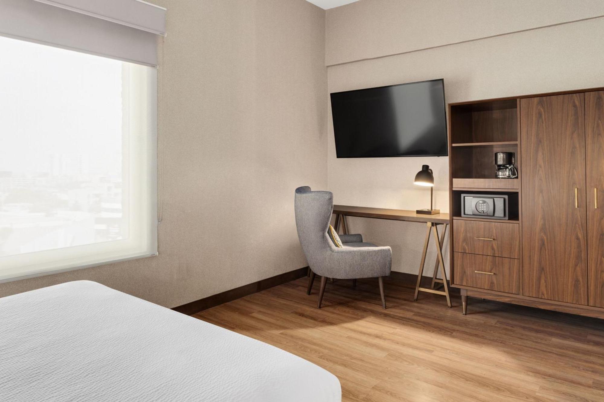 Four Points By Sheraton Galerias Μοντερέι Εξωτερικό φωτογραφία