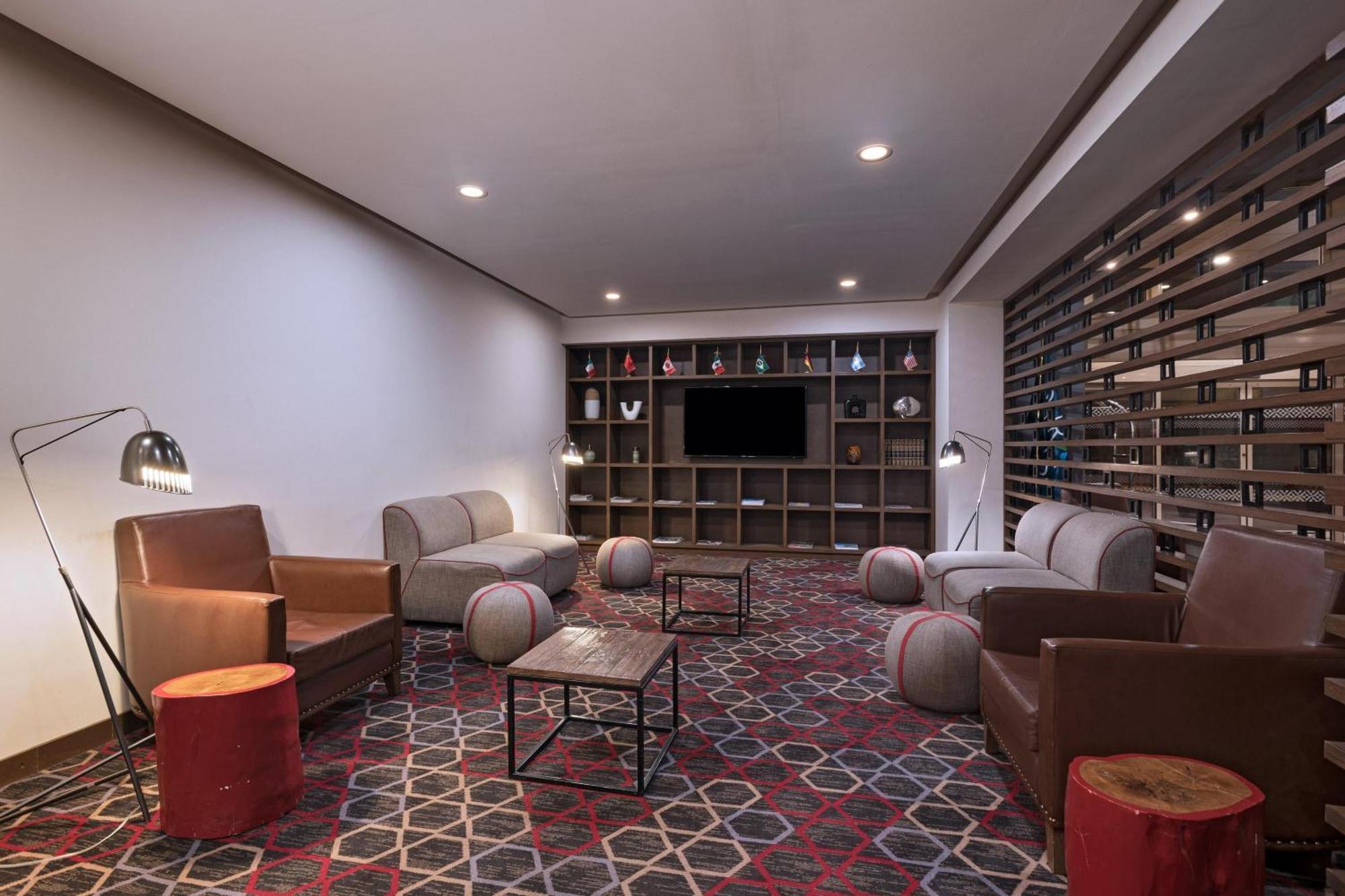 Four Points By Sheraton Galerias Μοντερέι Εξωτερικό φωτογραφία Library
