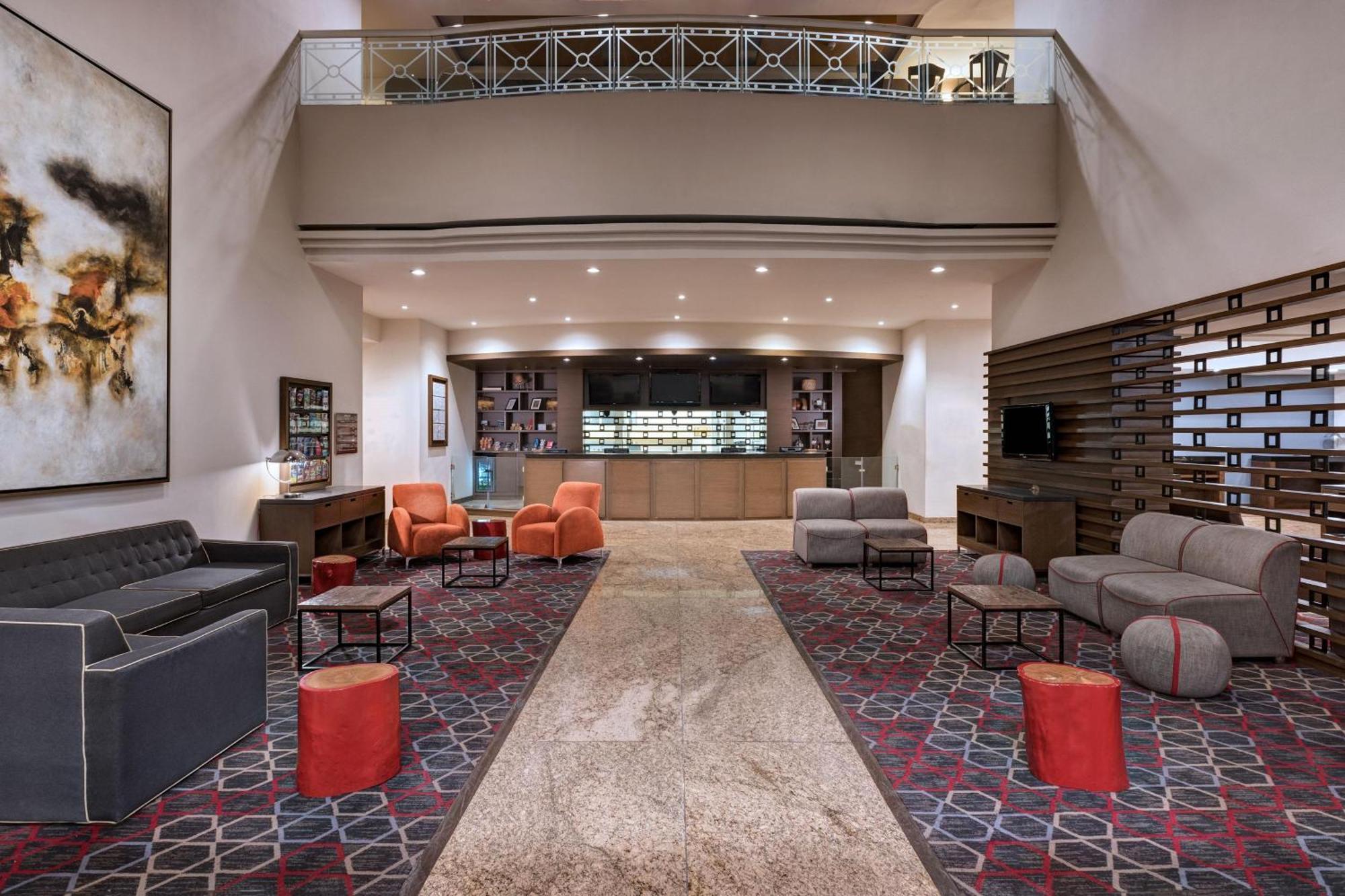 Four Points By Sheraton Galerias Μοντερέι Εξωτερικό φωτογραφία The lobby of the hotel