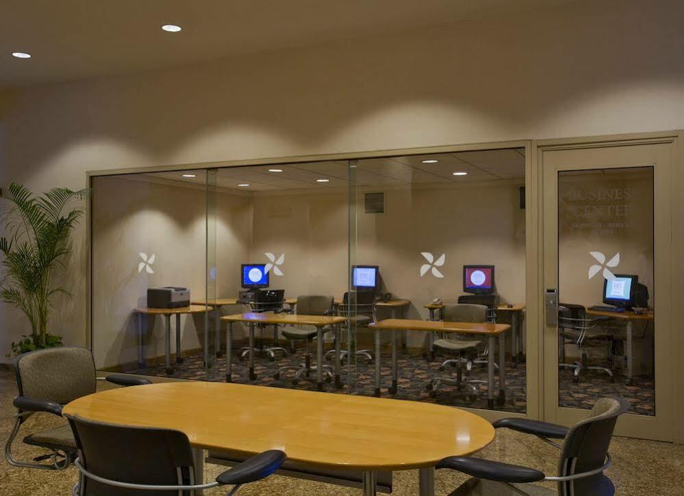 Four Points By Sheraton Galerias Μοντερέι Εξωτερικό φωτογραφία Computer lab